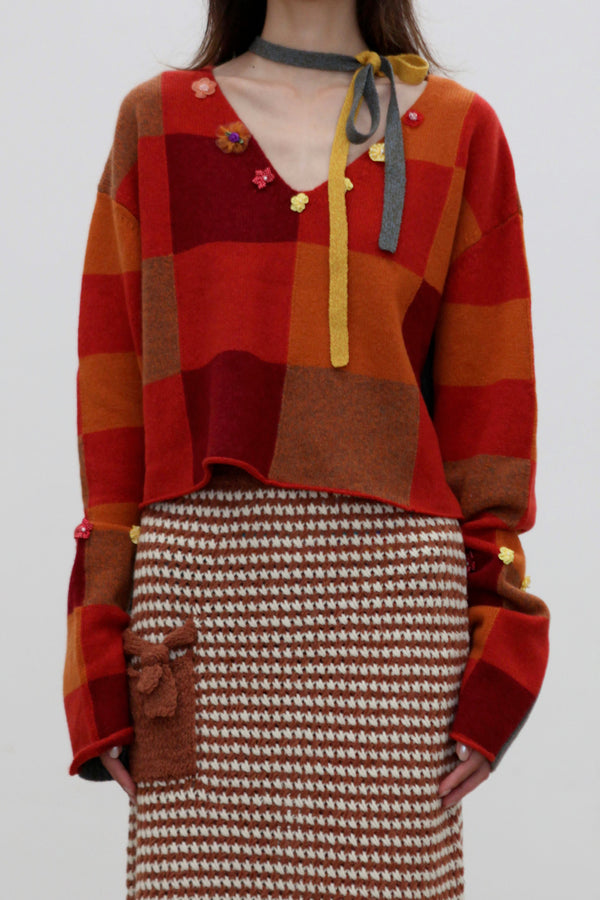 YANYAN KNITS Fall/Winter 2025: V-neck sweater/plaid shorts set (YYK-YYW25-1261-CHENG) - Top